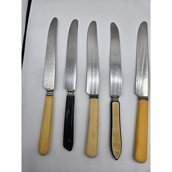 Bakelite Silverware Knives Mixed Lot 13 Various Colors Conditions Stainless - Picture 4 of 11